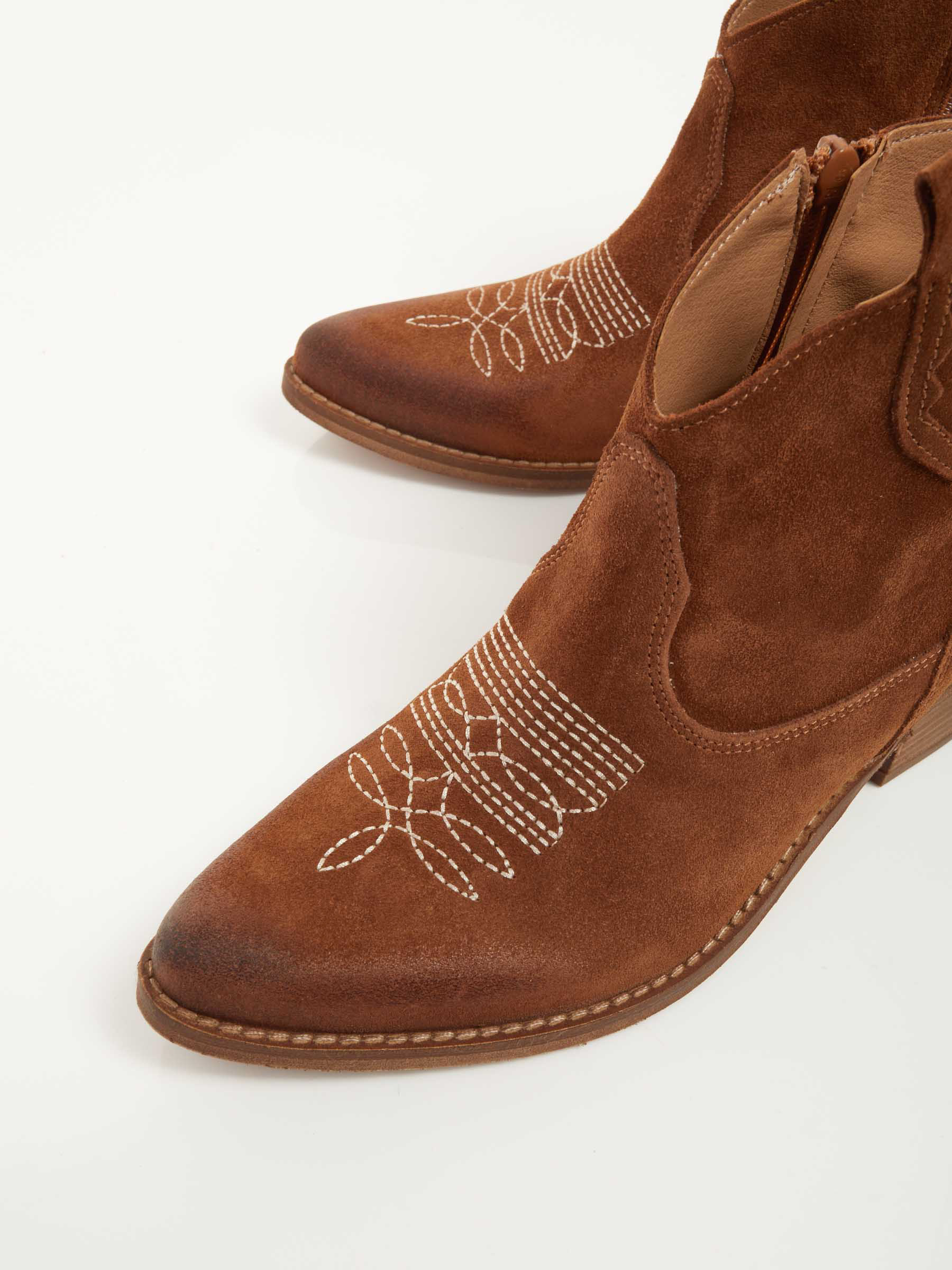 Sconti Dal 35% Al 70% Suede Cowboy Ankle Boots F0545554-0524 scarpe ovye